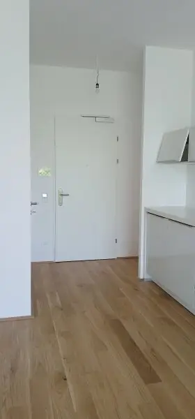 Wunderschöne 2 Zimmerwohnung mit großem Balkon im Zentrum