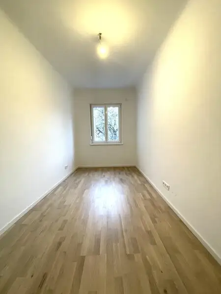 Rarität - Schöne 3-Zimmer-Altbauwohnung mit Balkon und Garten, im 18. Bezirk!