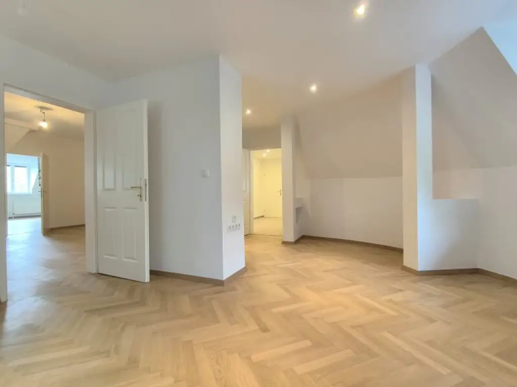 Für Ruhesuchende - 3-Zimmer-Dachgeschosswohnung im grünen 13. Bezirk – Nahe Lainzer Tiergarten