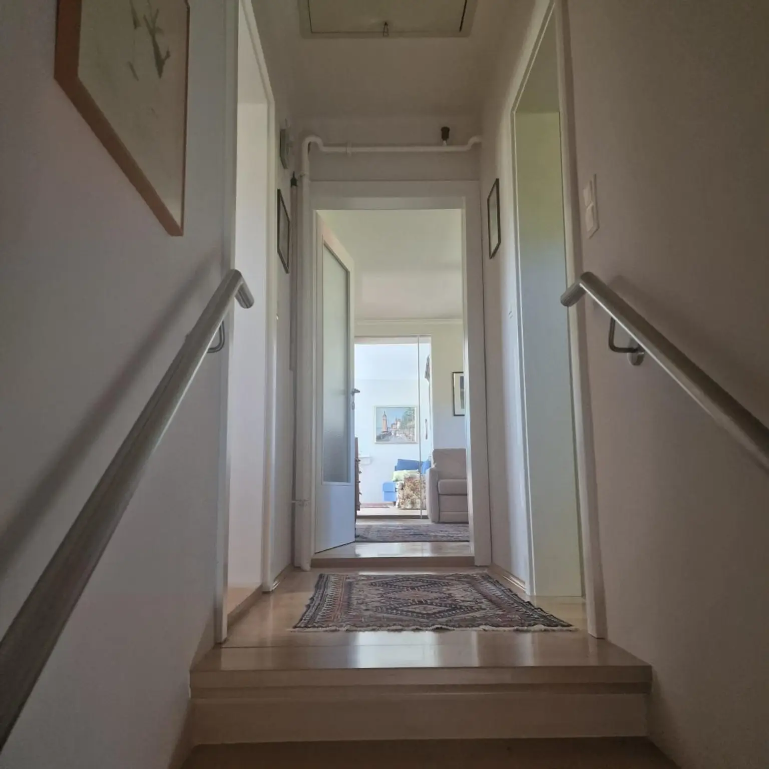 Einziehen und genießen! Sonniges Einfamilienhaus mit Doppelgarage, Terrasse uvm