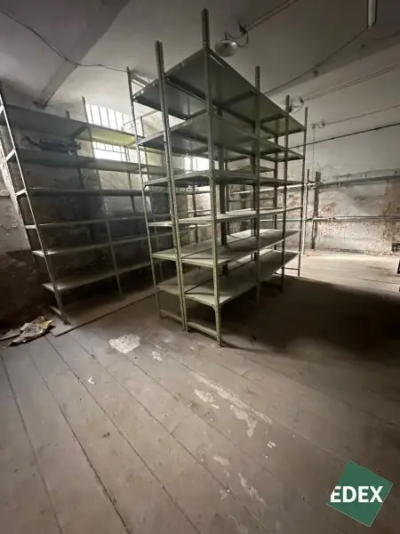 Freundliches Lager im 15. Wiener Gemeindebezirk