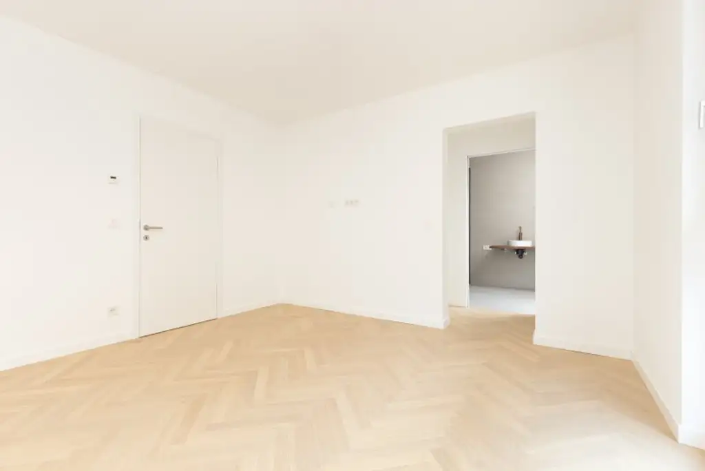 EXKLUSIVE GARTENWOHNUNG IN HIETZING MIT SALZWASSER-POOL UND SAUNA