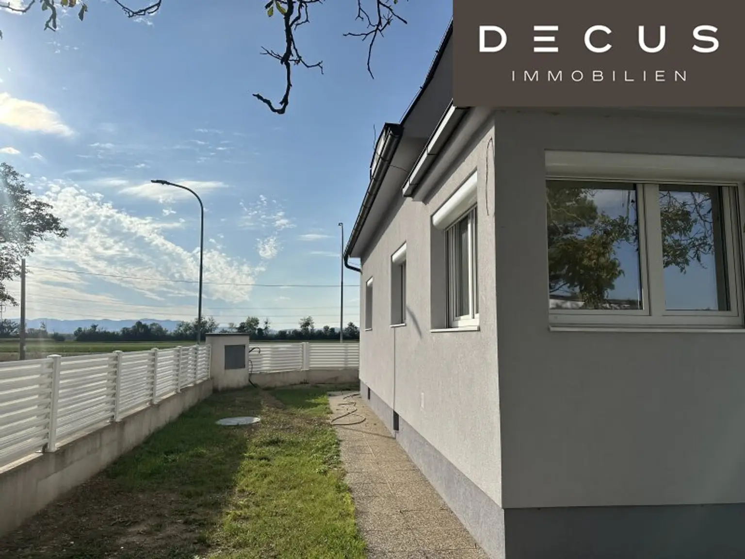 EXKLUSIVES SEEHAUS MIT EIGENEM STEG