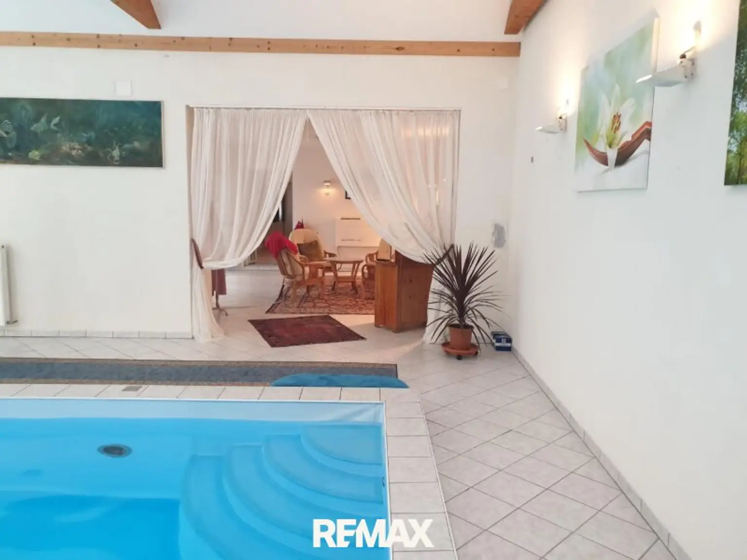 Indoor-Pool
