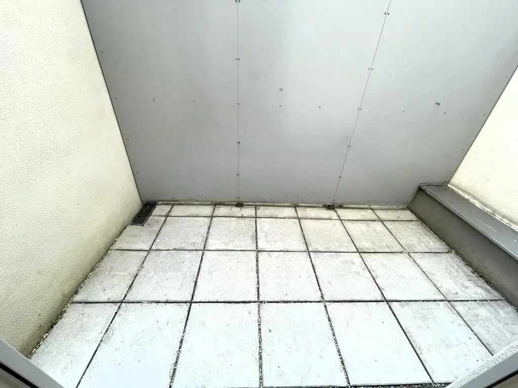 Erdgeschoß, barrierefrei, Innenhof! Ruhige, loft-artige Neubauwohnung mit 2 kl. Terrassen