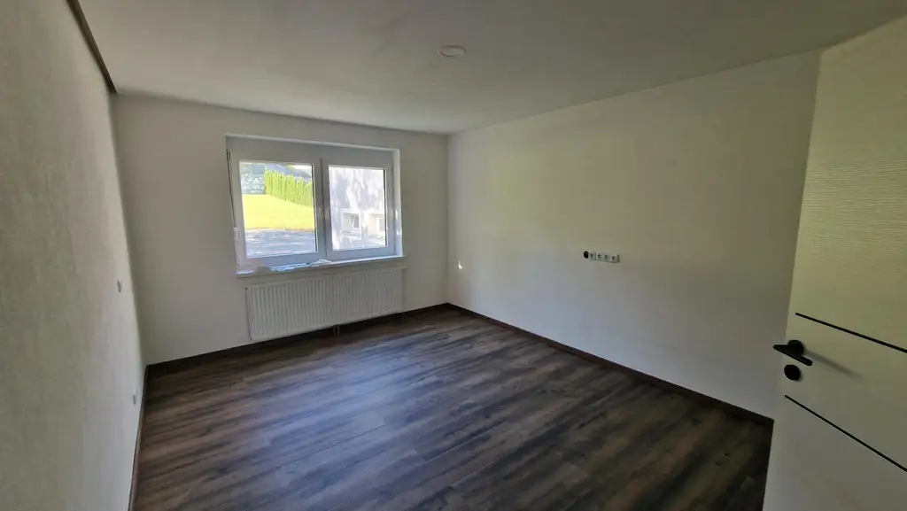 Großes Haus mit 2 Wohneinheiten und schönem Garten in ruhiger Lage in Neuhaus