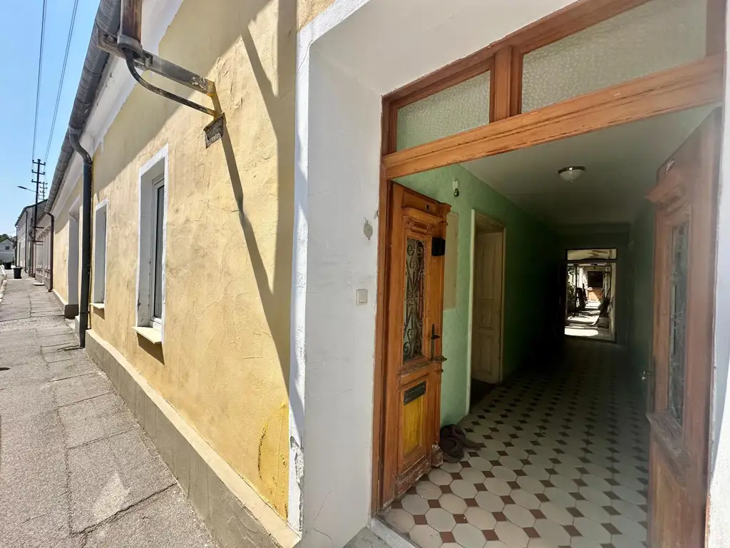 Sanierungsbedürftiger Bauernhof mit großem Grundstück, Stallungen und Stadl – ländlicher Charme mit viel Potential!