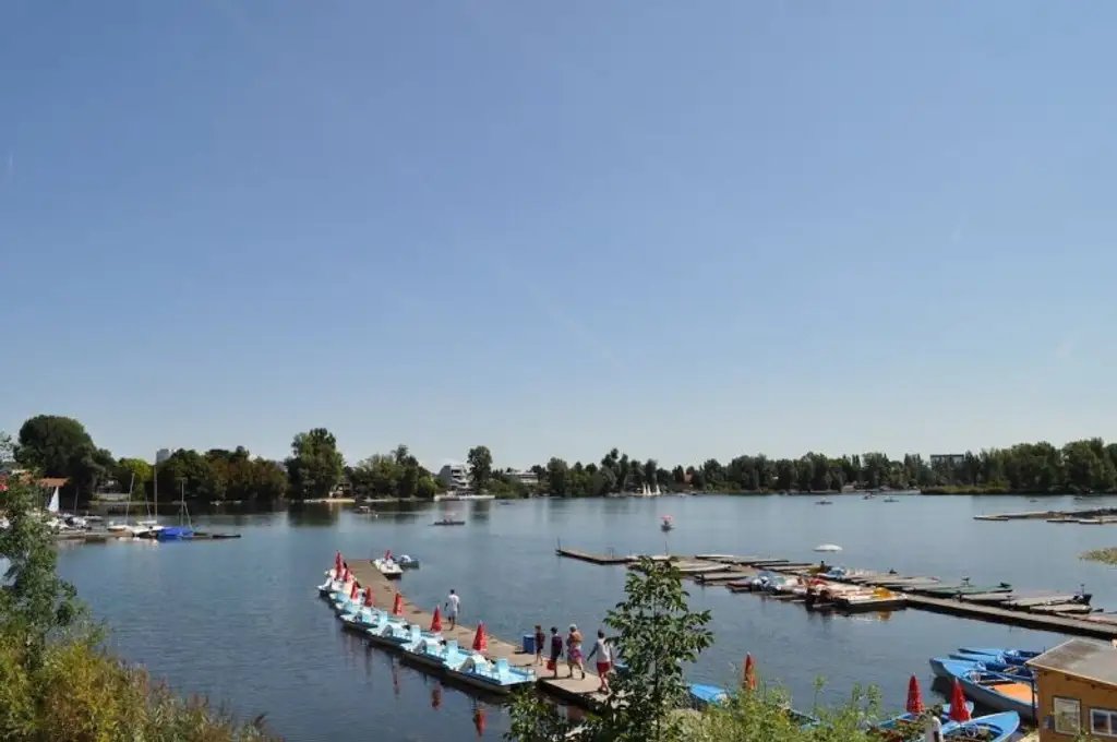 PROVISIONSFREI - THE WATERFRONT CURIOSITY - ABSOLUTE SELTENHEIT – EIGENGRUND BEI DER ALTEN DONAU!