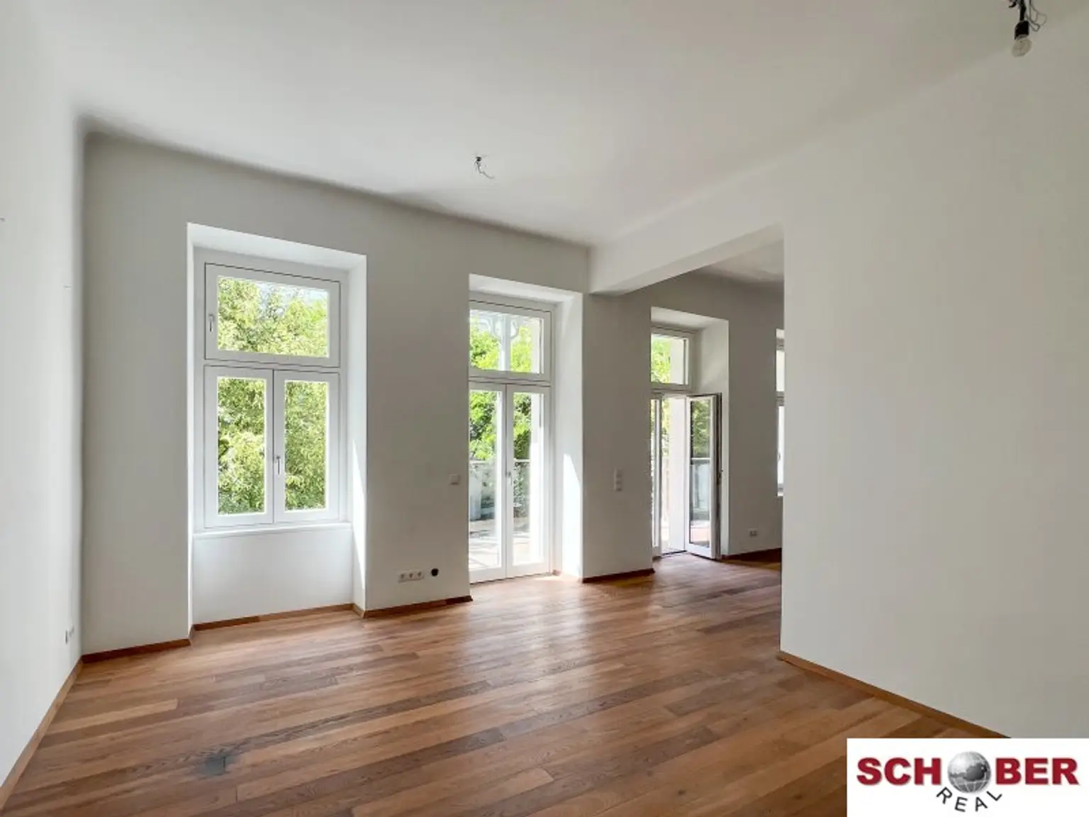 Nähe Augarten - modern sanierter Altbau mit großem Balkon