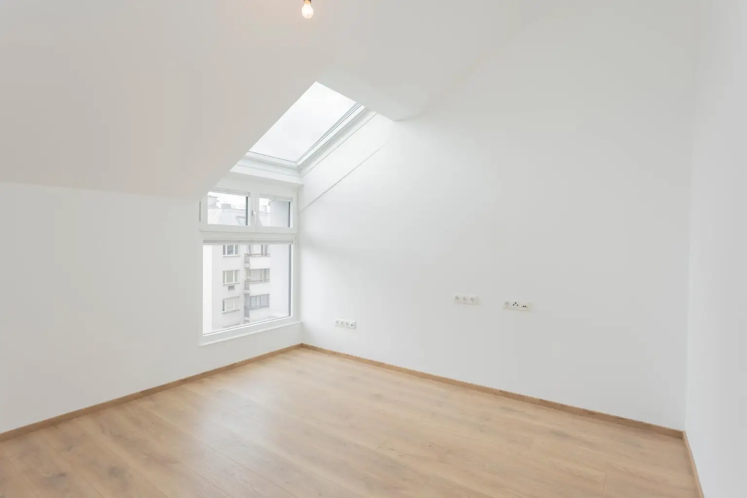 Exklusive Dachgeschoss-Maisonette mit 360° Wienblick und drei Terrassen - 1100 Wien