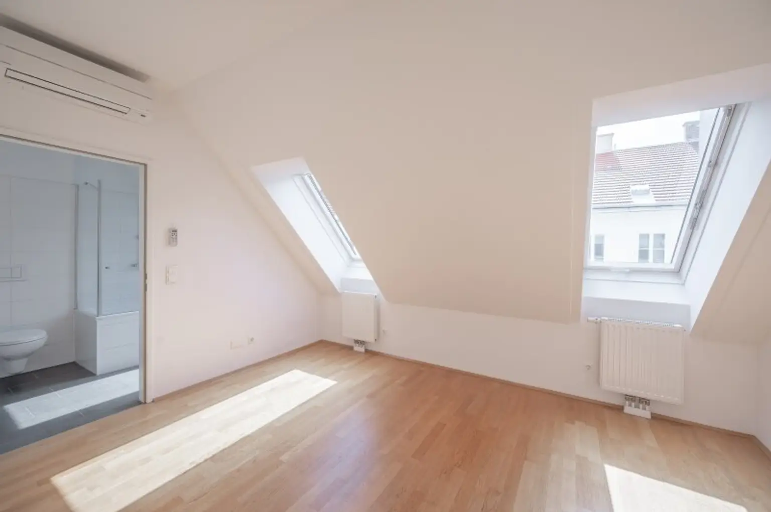 ++NEU++ Fantastisch aufgeteilte 4 Zimmer DG-Wohnung in absoluter Bestlage des 09. Bezirks - Viktor Frankl Park / Mariannengasse. +++ Dachterrasse! ++++