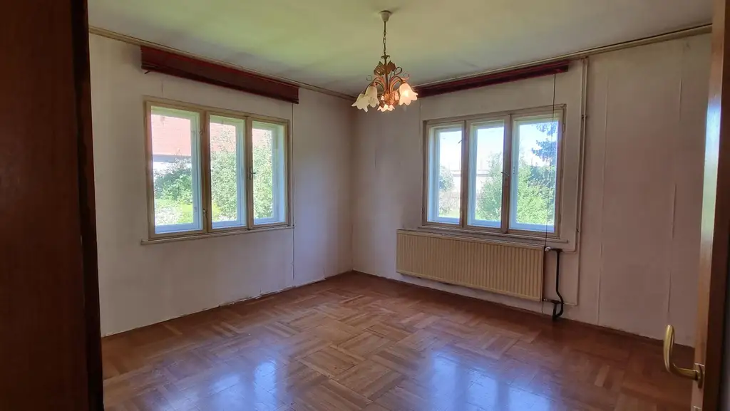 Attraktives Entwicklungsgrundstück mit Bestandshaus – Bauklasse II–III