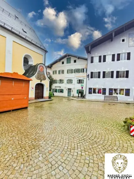 NEU! Reduzierter Preis! Historisches Haus mit zusätzlichen Geschäfts- Büroflächen  aus dem Jahre 1577 am Marktplatz