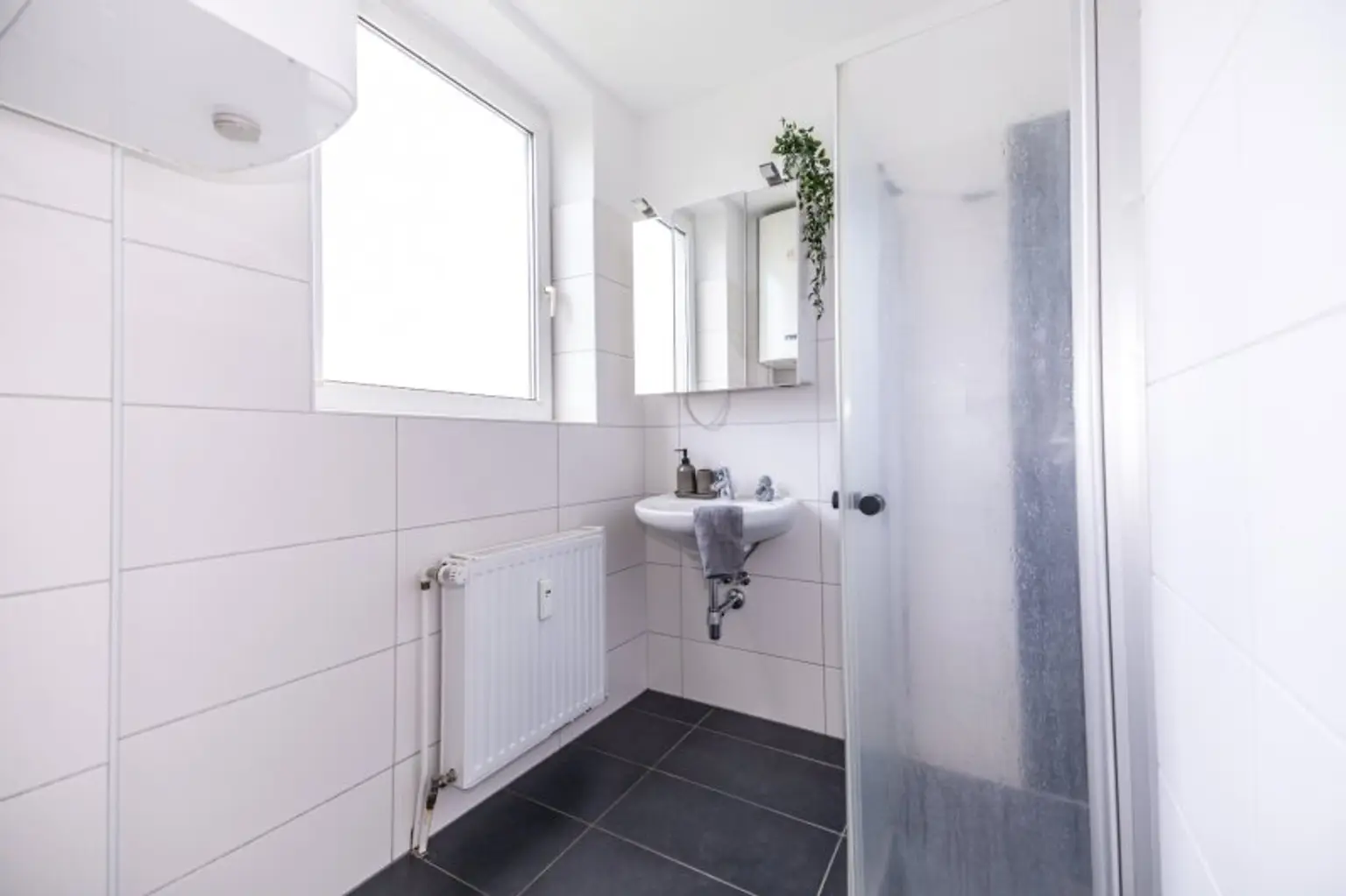 I JETZT EINZIEHEN I HELLE RÄUME I ZENTRALE LAGE I STILVOLL SANIERT I DESIGNKÜCHE I WALK-IN DUSCHE I PROJEKT WOHNEN