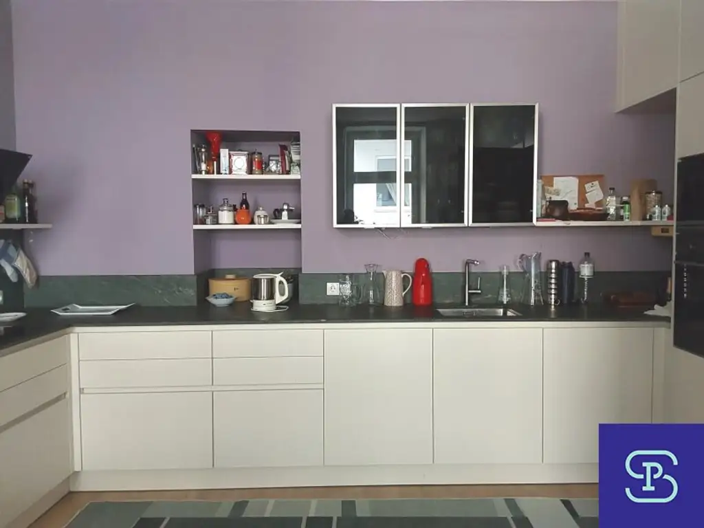 Provisionsfrei: Unbefristeter 98m² Altbau mit 11m² Süd-Loggia und Einbauküche - 1070 Wien!
