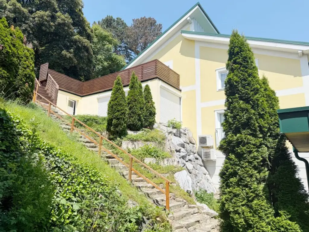 Move Right In: Fully Furnished Family Home in Weidling – 360 m²