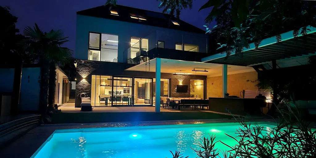 Abgebergestützt PROVISIONSFREI für den KÄUFER! - "Neubauvilla an der Weinstraße!"