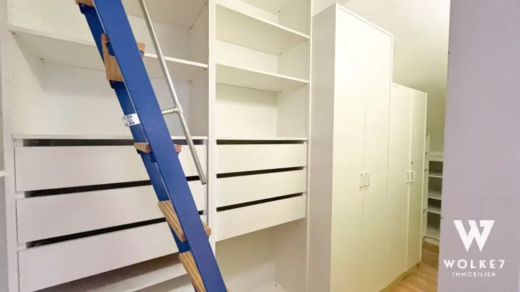 Exklusive Dachgeschoßwohnung mit ca. 86 m² und Blick über Wien I Nahe AKH