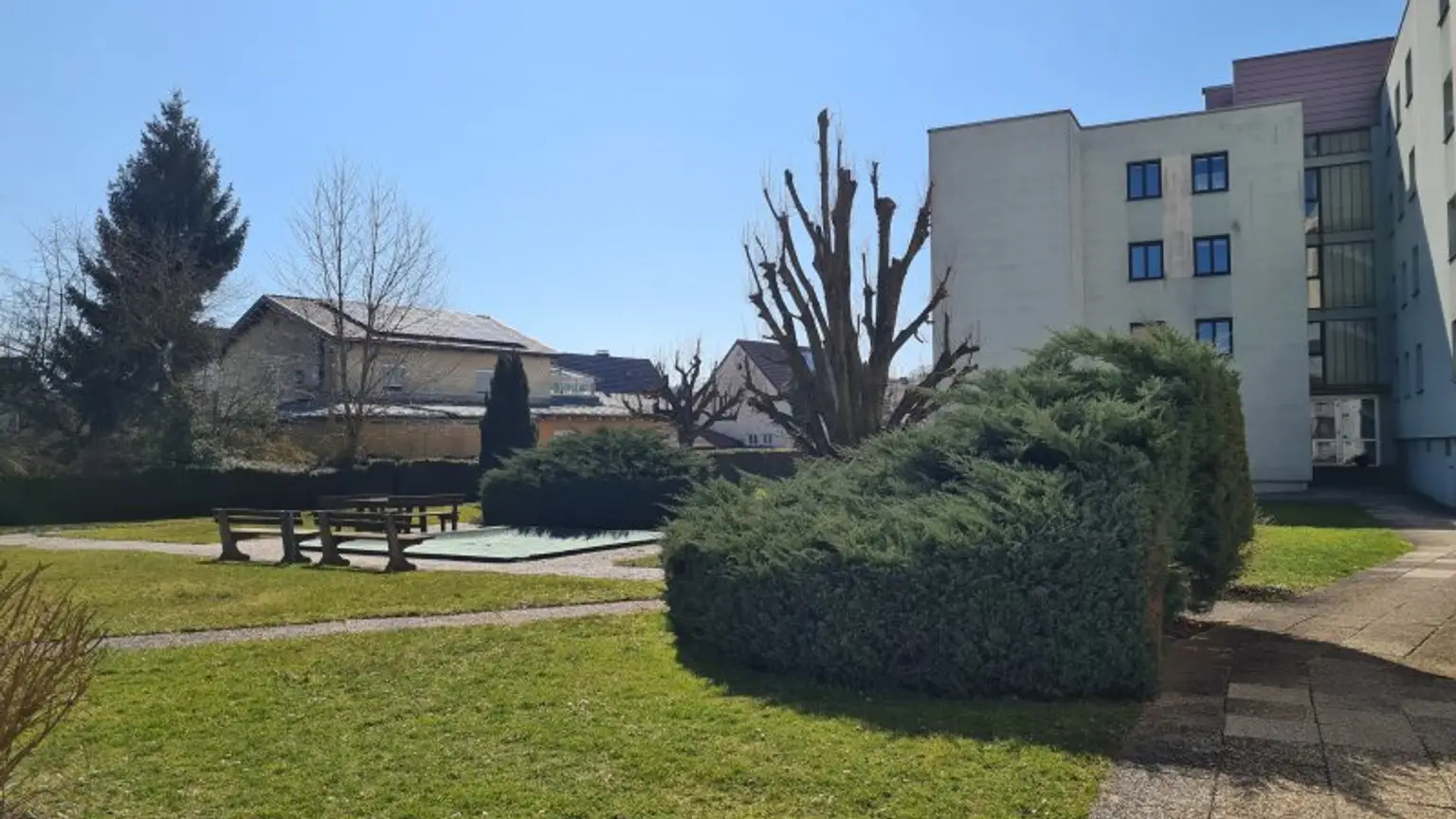 3 Zimmer-Wohnung mit Loggia und Einzelgarage in guter Lage