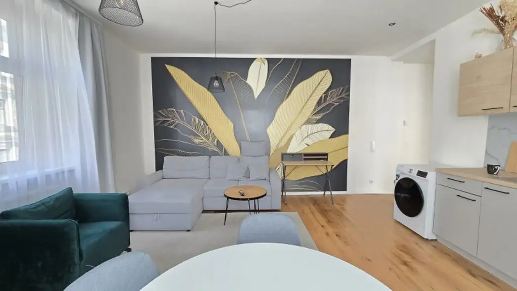 Neusanierte zwei Zimmerwohnung