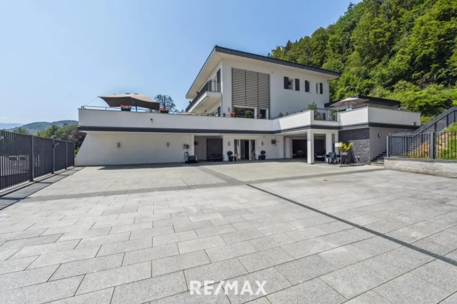 Hausansicht von der Zufahrtsseite