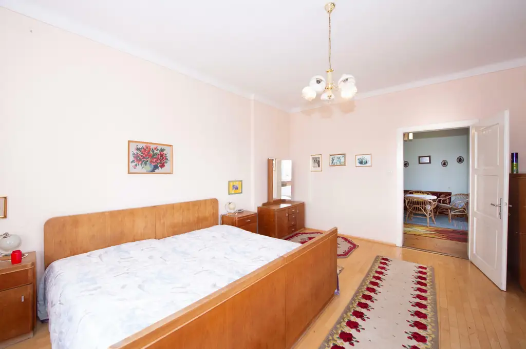 Ein Anwesen voller Möglichkeiten – großzügiges Haus mit Traumgrundstück