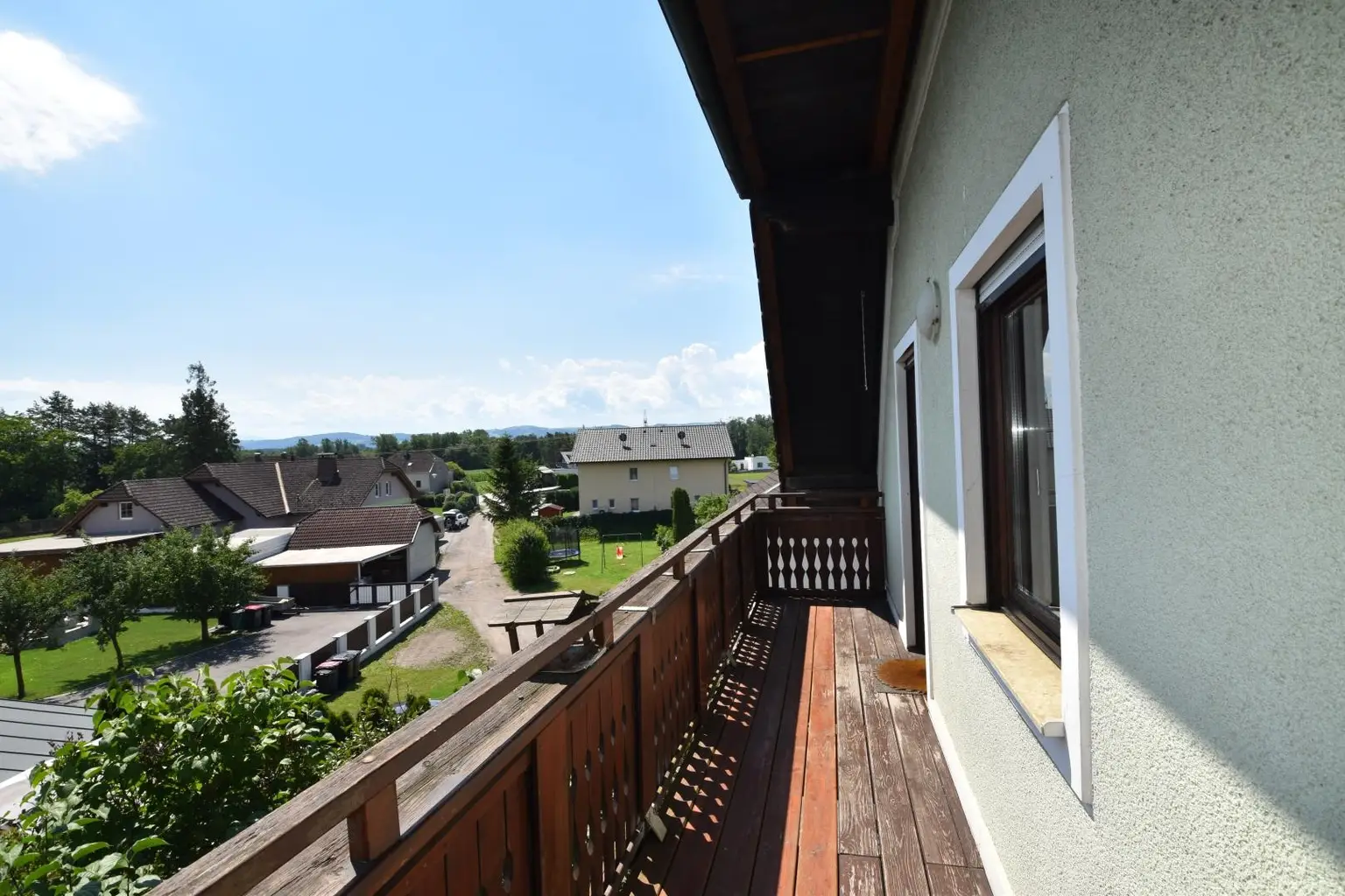 Großzügiges Wohnhaus mit zwei Wohneinheiten