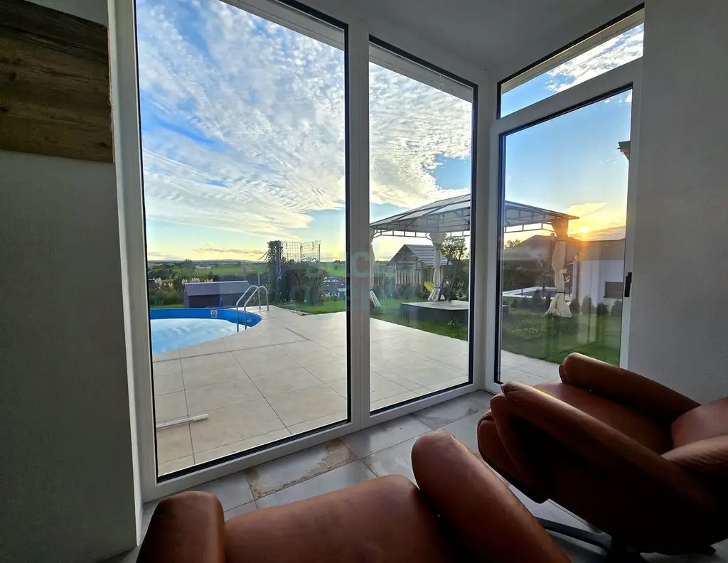 Exklusive Villa in Peuerbach, Baujahr 2022 - Pool, Sauna, Doppelgarage & mehr
