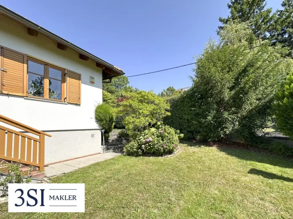 Traumhaftes Wohnen: Bungalow mit Pool & zusätzlichem Grundstück