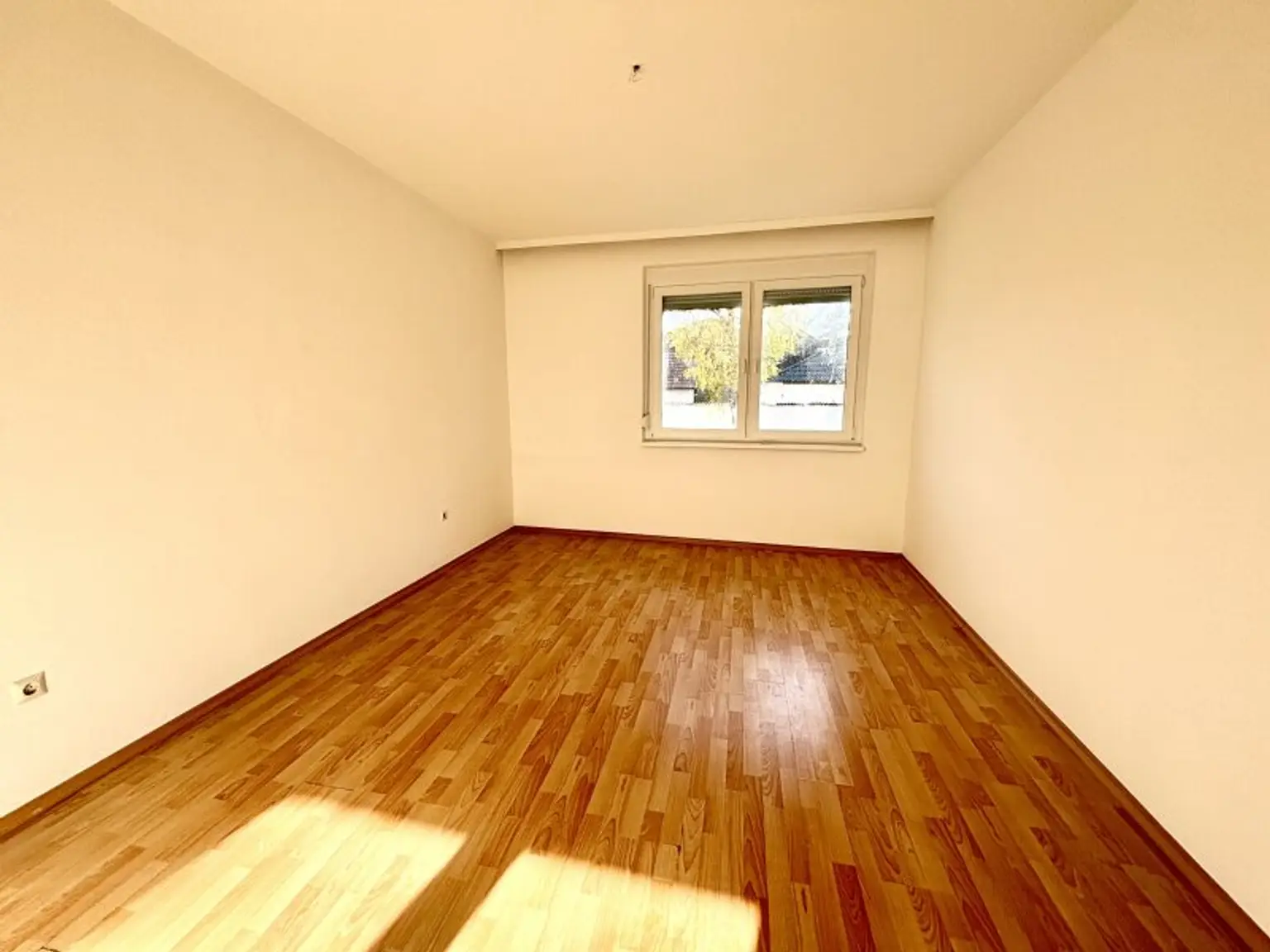 Renoviertes Einfamilienhaus in Halbturn – Ruhelage