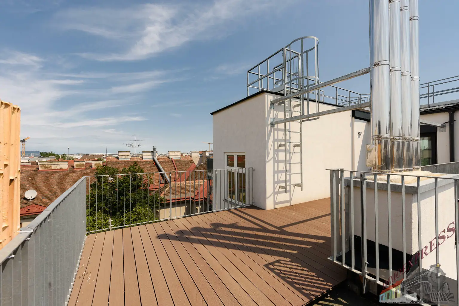 Erstbezug, Sonnendurchflutete 2-Zimmer Wohnung im Dachgeschoss + 33 m² Südwest-Dachterrasse!!