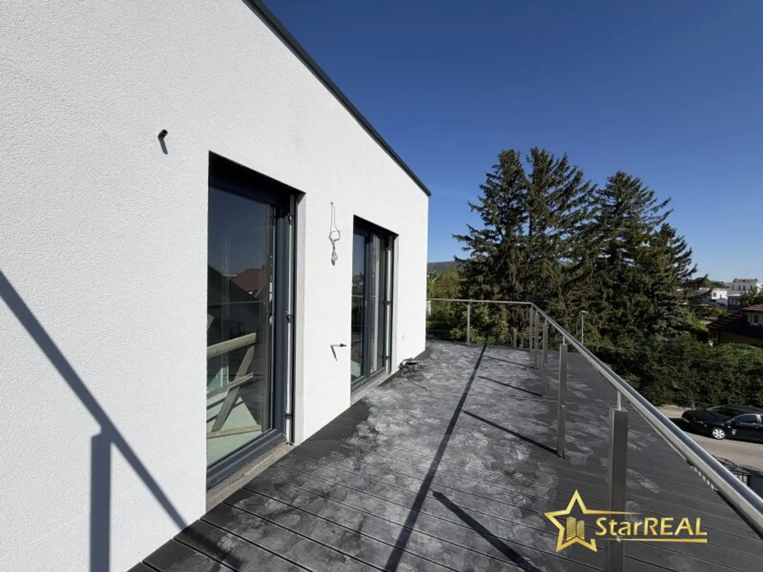 NEUBAU IN ZENTRUMSNÄHE! 5 ZIMMER-ZIEGELHAUS MIT 2 BÄDERN UND 3 WC´S.