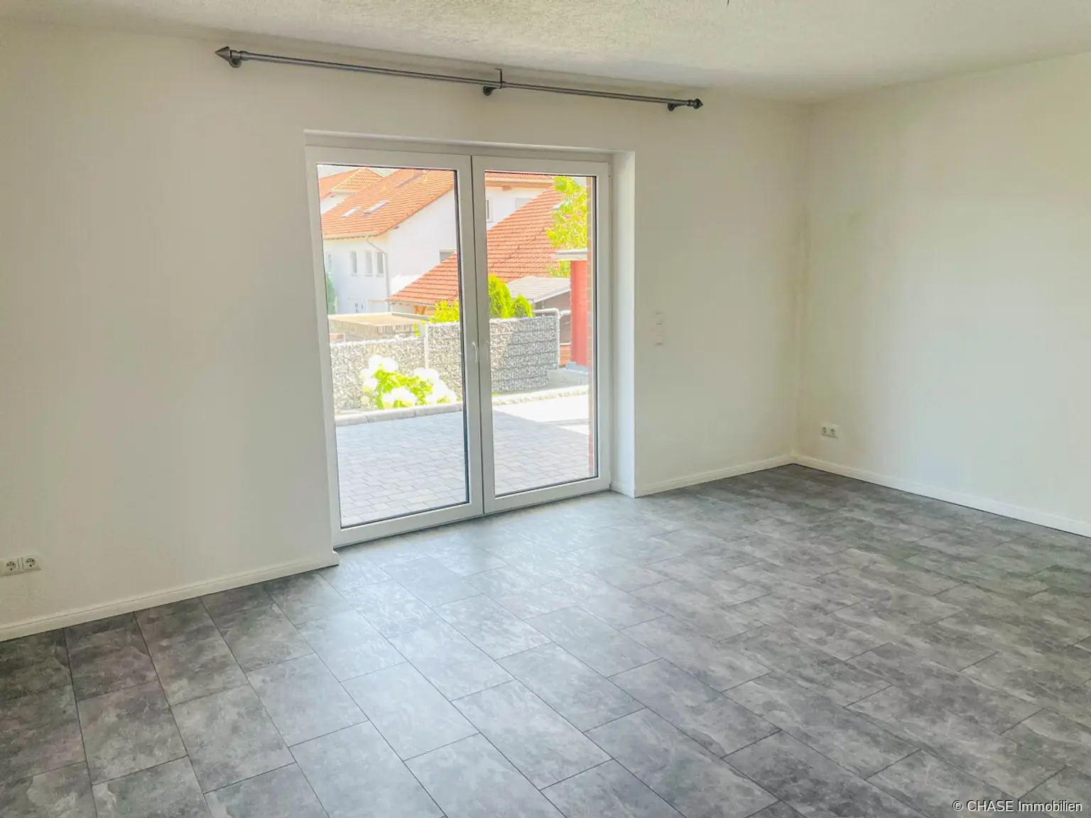 Wohnraum mit Terrasse