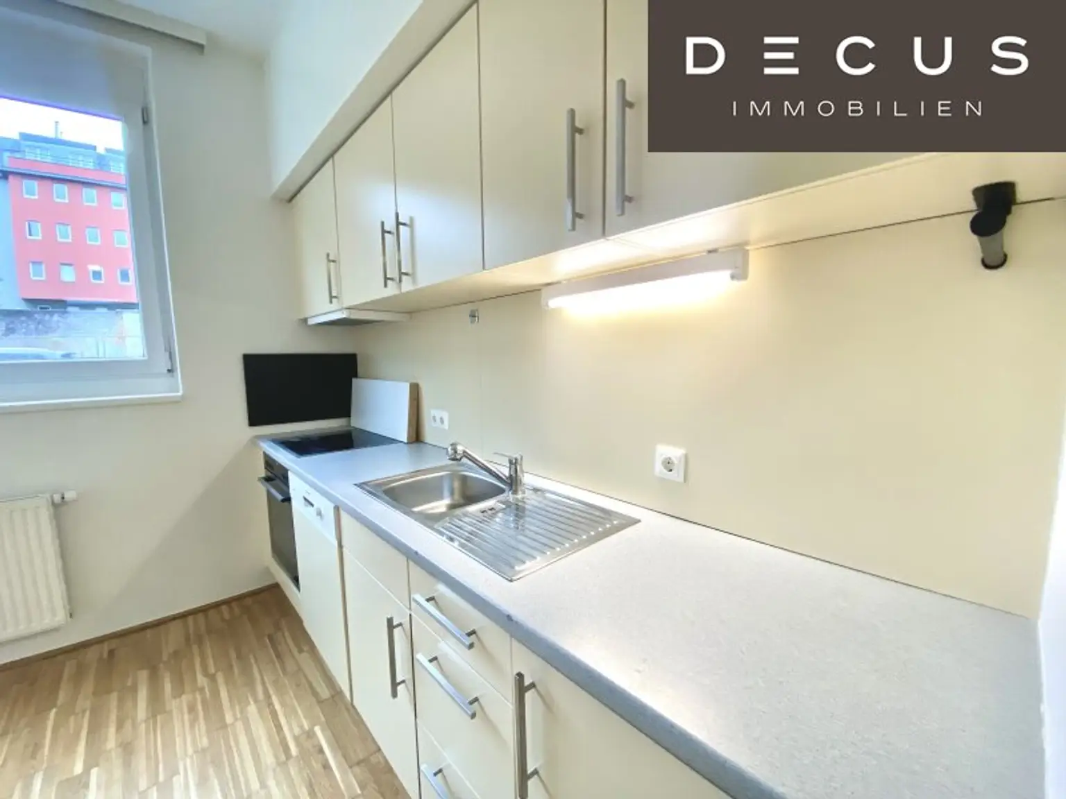 * AB DEZEMBER * 2 ZIMMER WOHNUNG * MIT BALKON * NÄHE HAUPTBAHNHOF UND KEPLERPLATZ * TOP INFRASTRUKTUR
