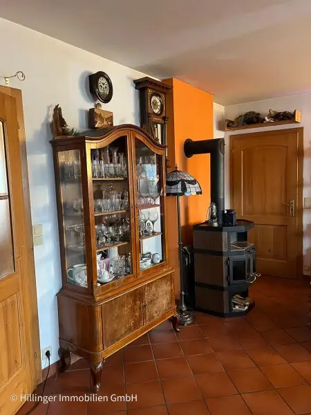 Großzügige 4 Zimmer Wohnung mit Garten- und Pool- Mitbenützung