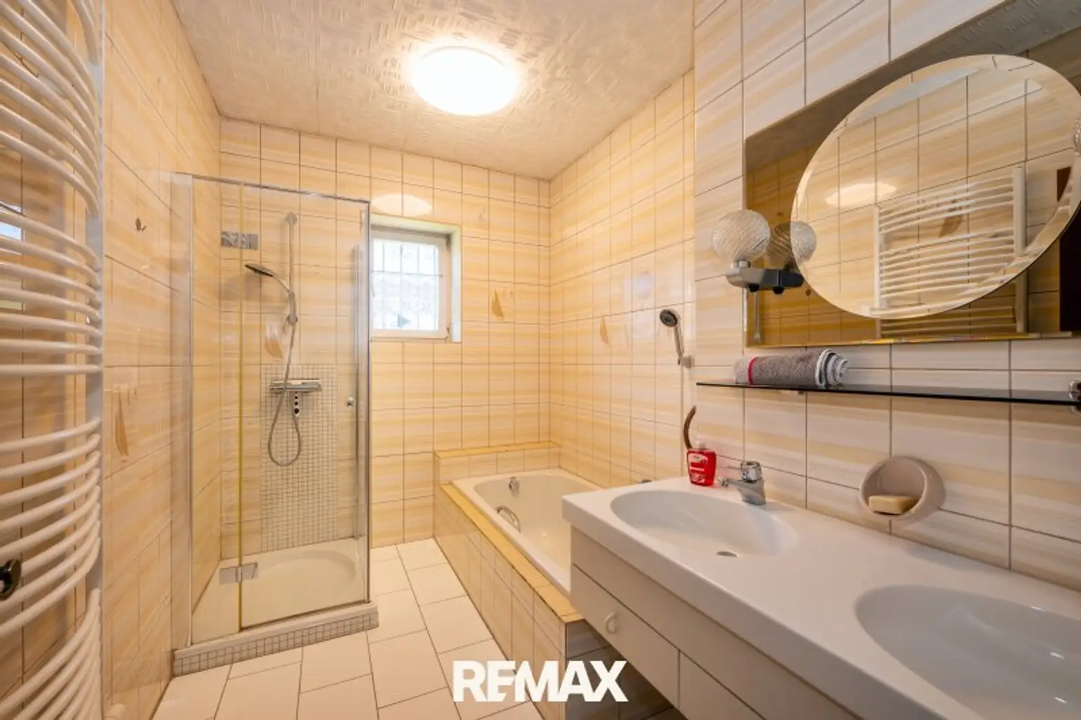 Badezimmer EG
