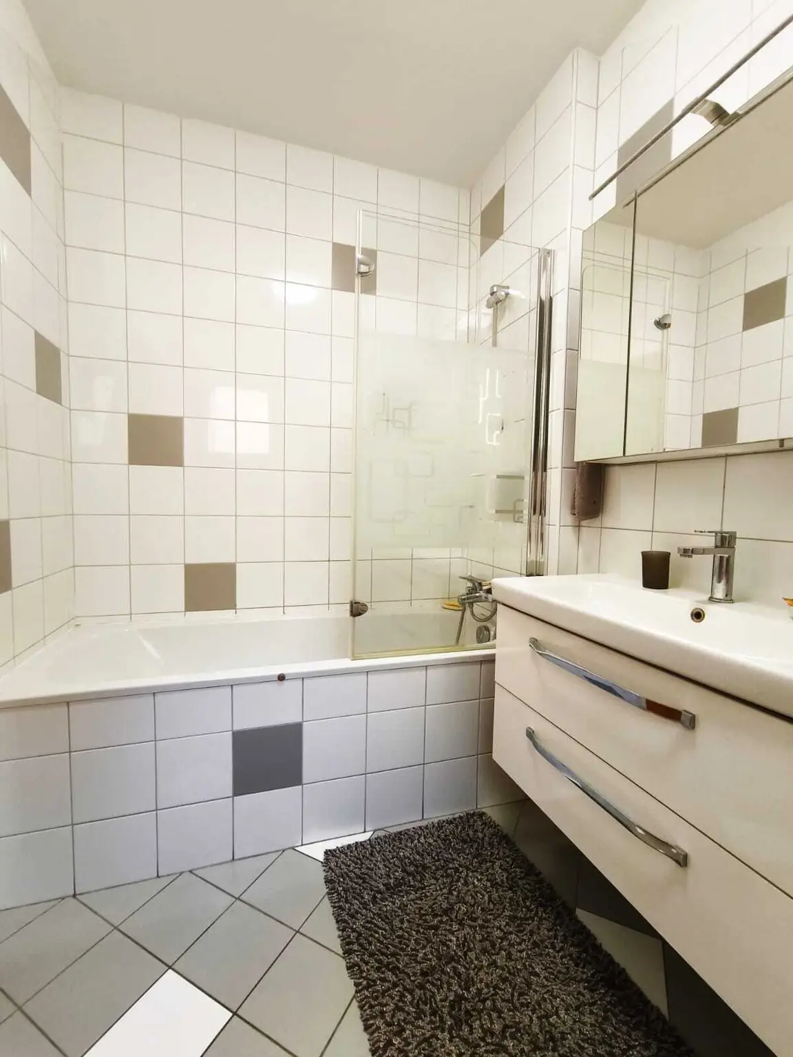 Attraktive 3-Zimmer-Wohnung in Seeboden am Millstättersee – zentrale Lage & überdachter Balkon