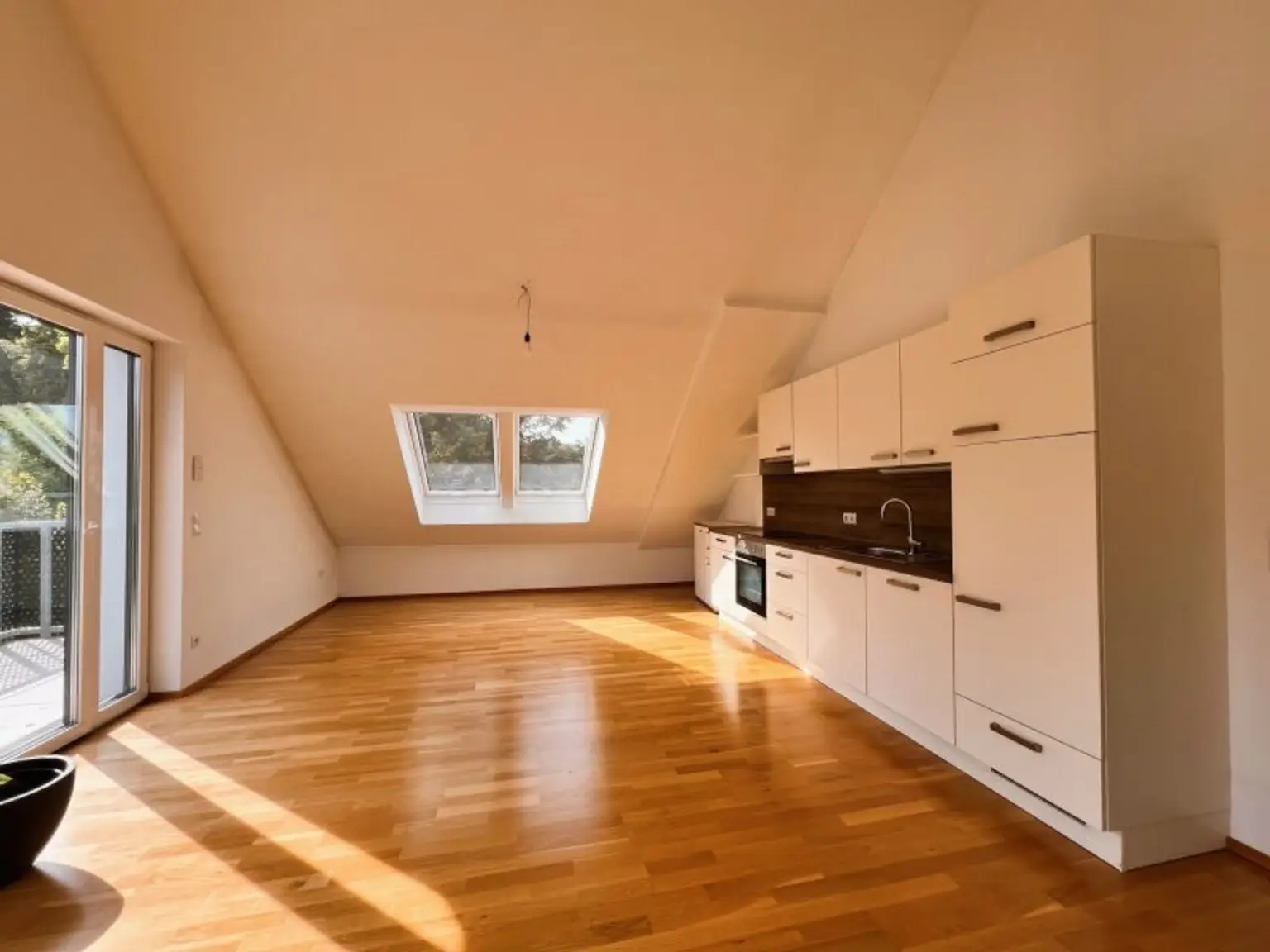 Sulz im Wienerwald- moderne Dachgeschosswohnung am Speckgürtel von Wien!
