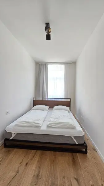Schöne 3 Zimmer Wohnung, komplett Neu saniert vor einem Jahr