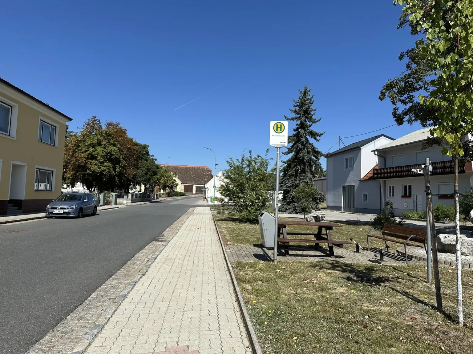 "Einfamilienhaus mit großem Grundstück in Schrattenberg"