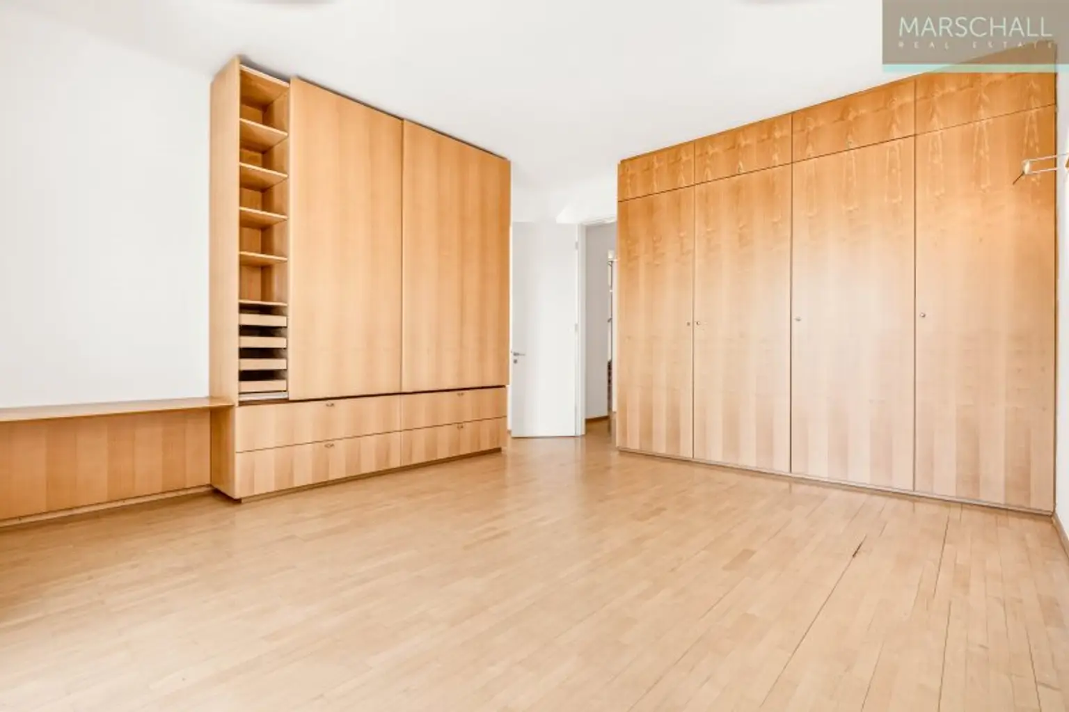 Elegantes Anwesen mit großzügigem Grundbesitz (11.045 m²) zur Vermietung