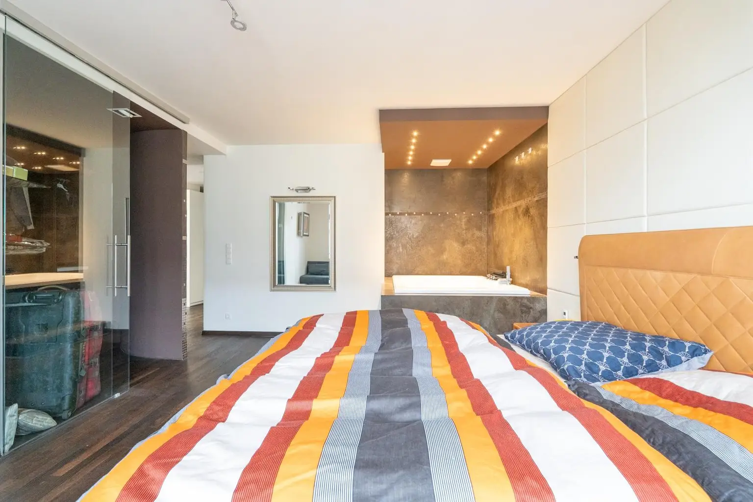 Stilvolles City Living mit Jacuzzi, 2 Balkonen und Weitblick!