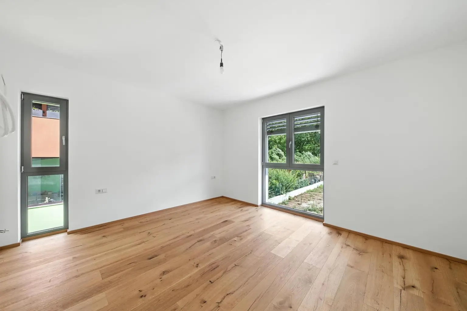 SCHLÜSSELFERTIG! MODERNES WOHNEN AM LAND - HOCHWERTIGER BAUMEISTERQUALITÄTSBAU IN SIERNDORF!