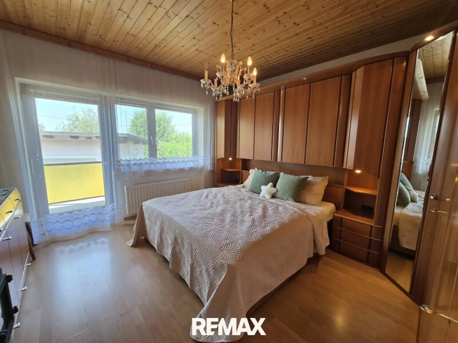 Schlafzimmer mit Balkon
