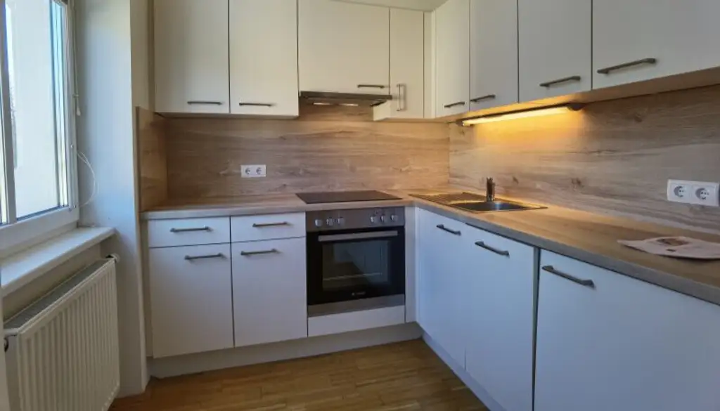 Provisionsfrei für den Mieter! 3-Zimmer-Wohnung in wunderschönem Altbau!