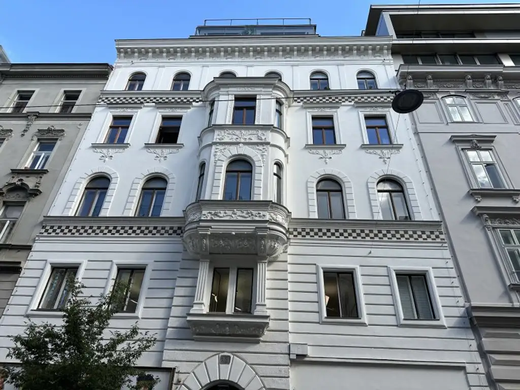 Luxuriöse Dachterrassenwohnung im Botschaftsviertel