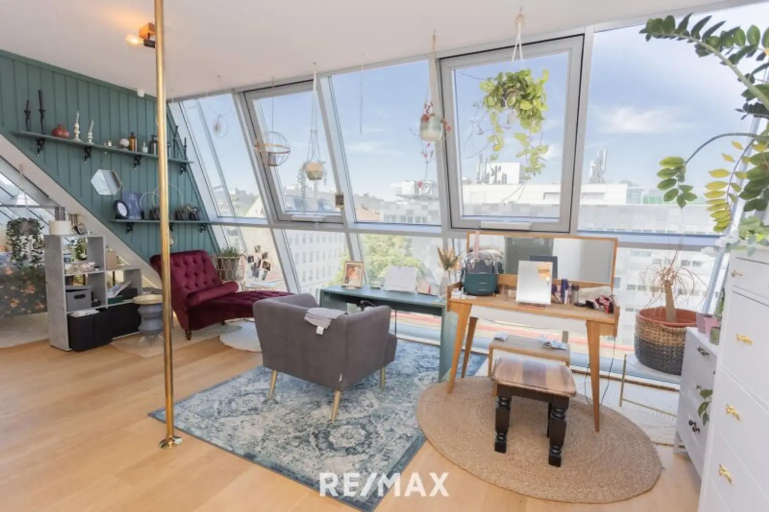 Herrliche DG-Maisonette mit 2 Hof-Terrassen bei der Volksoper, Währinger Straße