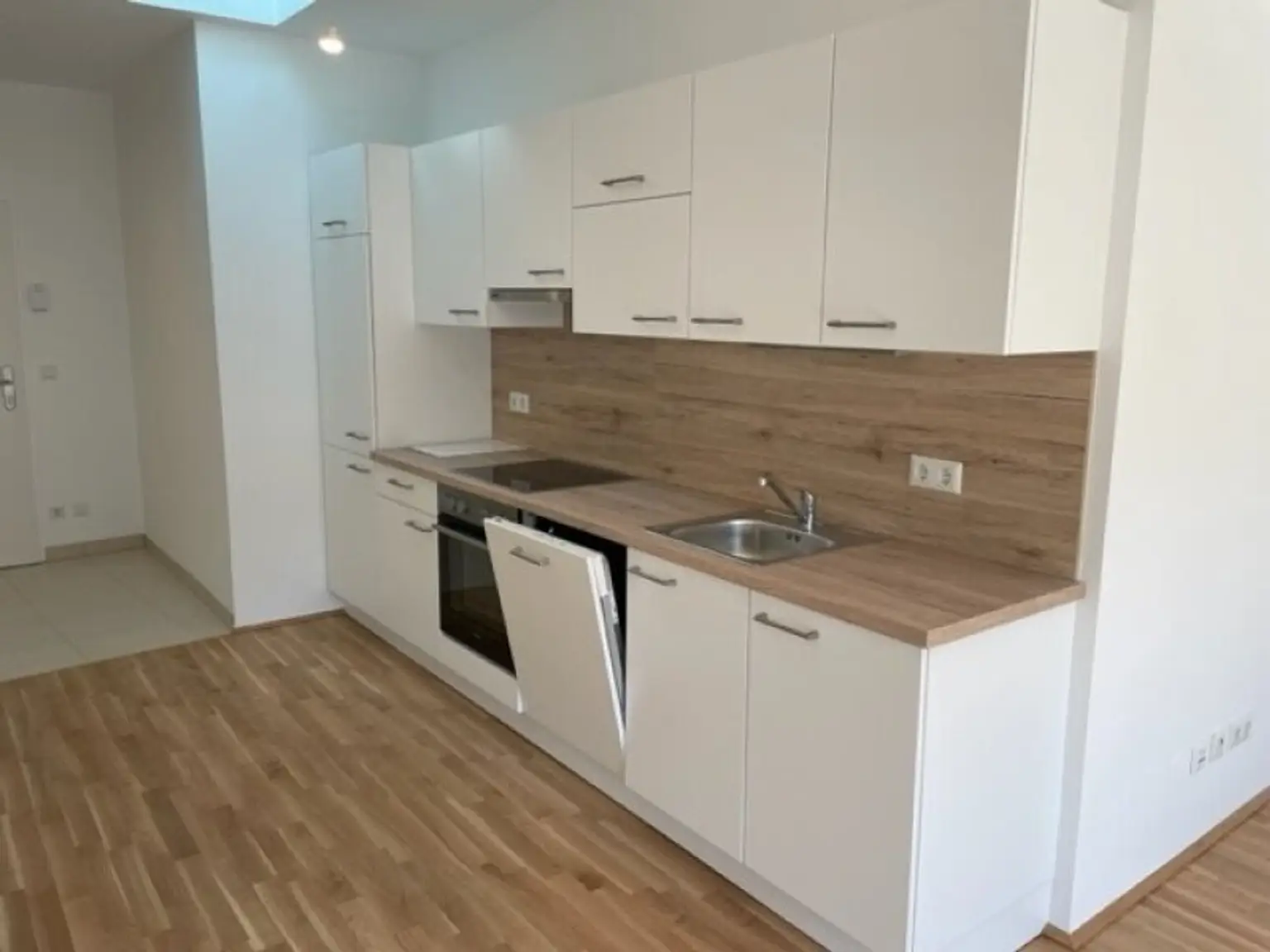 2-Zimmer-Dachterrassenwohnung Erstbezug inkl hochwertiger Küche, Außenfläche und Kellerabteil mit Blick ins Grüne - KLOSTERNEUBURG/ K126 T53