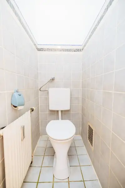GEIDORF I ZENTRAL & DOCH IDYLLISCH I GRÜNBLICK I ANGENEHME WOHNATMOSPHÄRE I BAD MIT WANNE UND FENSTER I CHARAKTERVOLLER PARKETT I PROJEKT WOHNEN