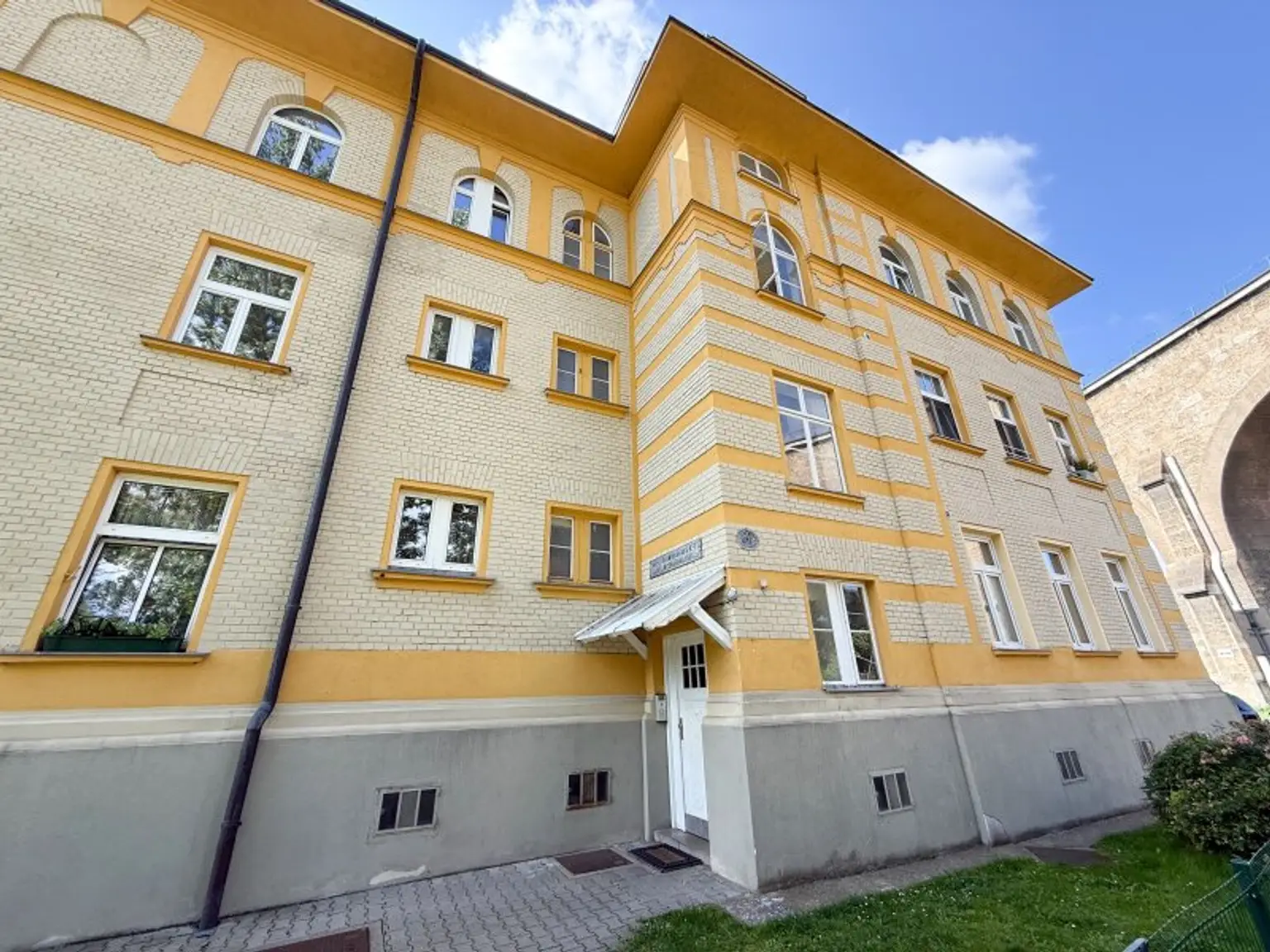Helle 2-Zimmerwohnung im 23.Wiener Gemeindebezirk zu vermieten | OHNE Lift; 2.OG